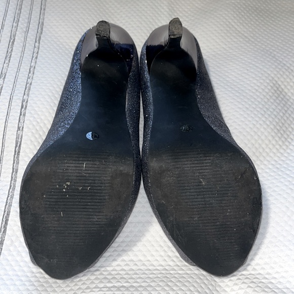 Sexy peep toe stilettos! Glittery and gorgeous! - Picture 4 of 5